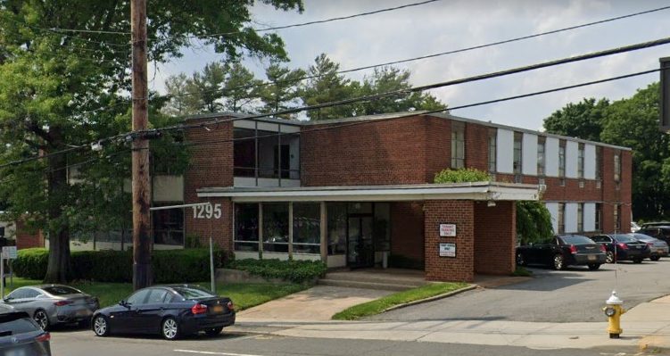 Manhasset office property sells for $6.2M