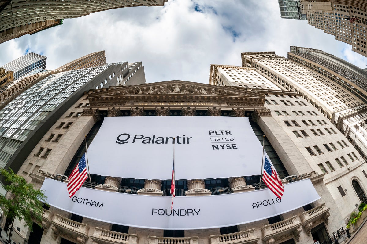 The Bull, Bear Case For Palantir Stock After Powell's Tone Spooks Markets