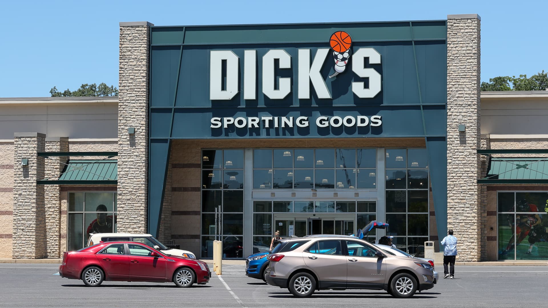 Dick's Sporting Goods (DKS) Q2 earnings report