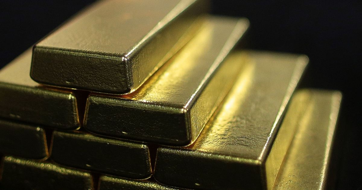 Funds Are Turning Sour on Gold When You’d Least Expect It