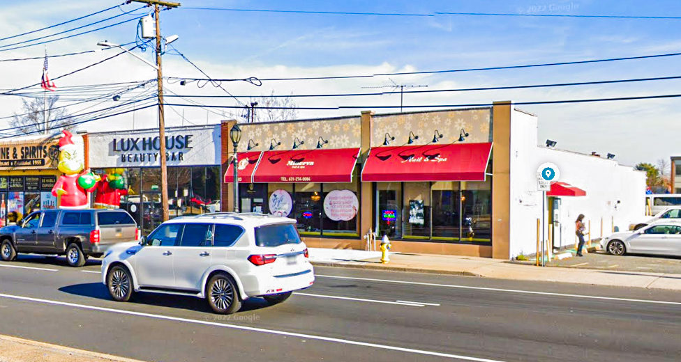 Deer Park retail property trades for $2.06M