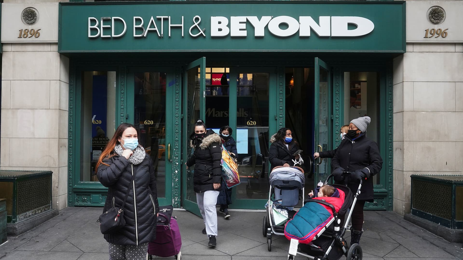 Bed Bath & Beyond's turnaround is not enough to fix the struggling business, analysts say