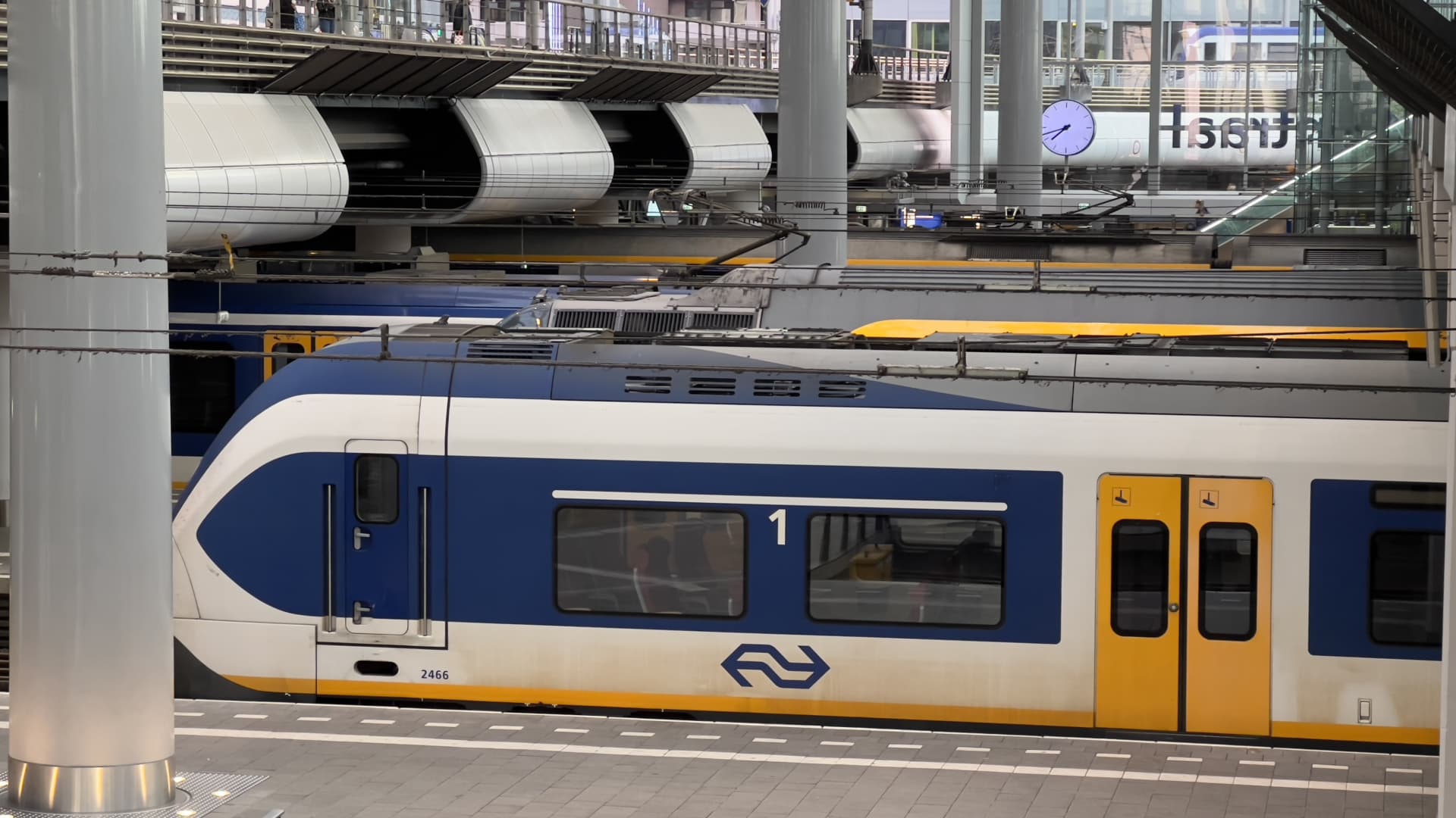 Dutch rail stoppage ends with bumper 8%-plus pay deal