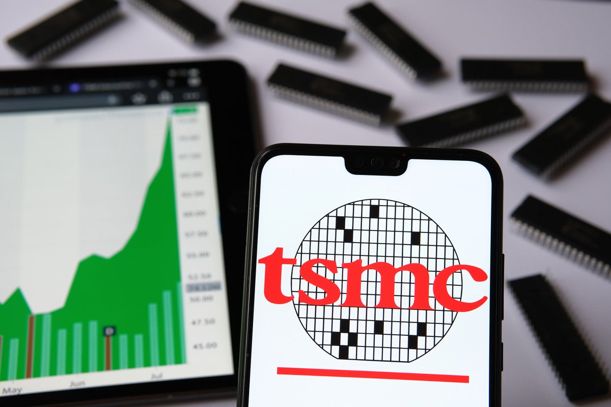 Why Apple Supplier TSMC's Shares Are Up Over 5% In Taiwan Today - Taiwan Semiconductor (NYSE:TSM)