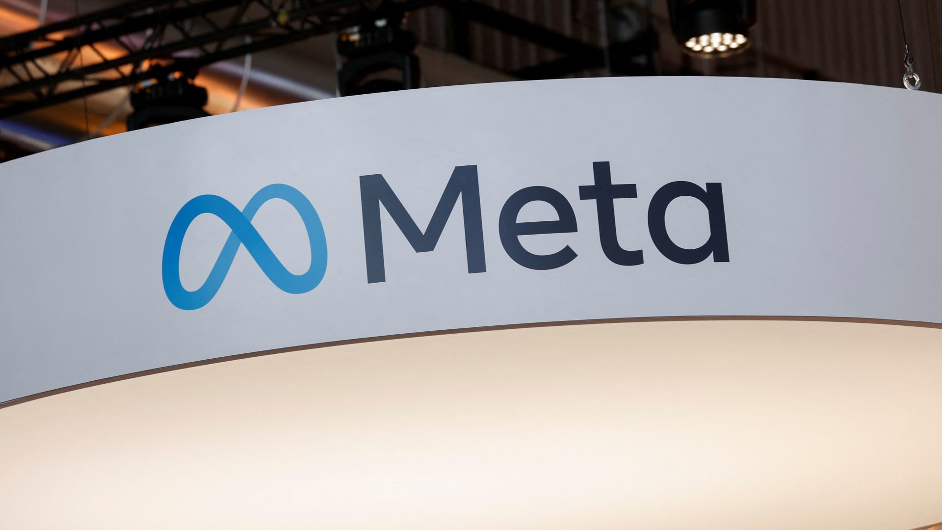 Analysts worry about Meta as Facebook parent plans to spend even more on metaverse