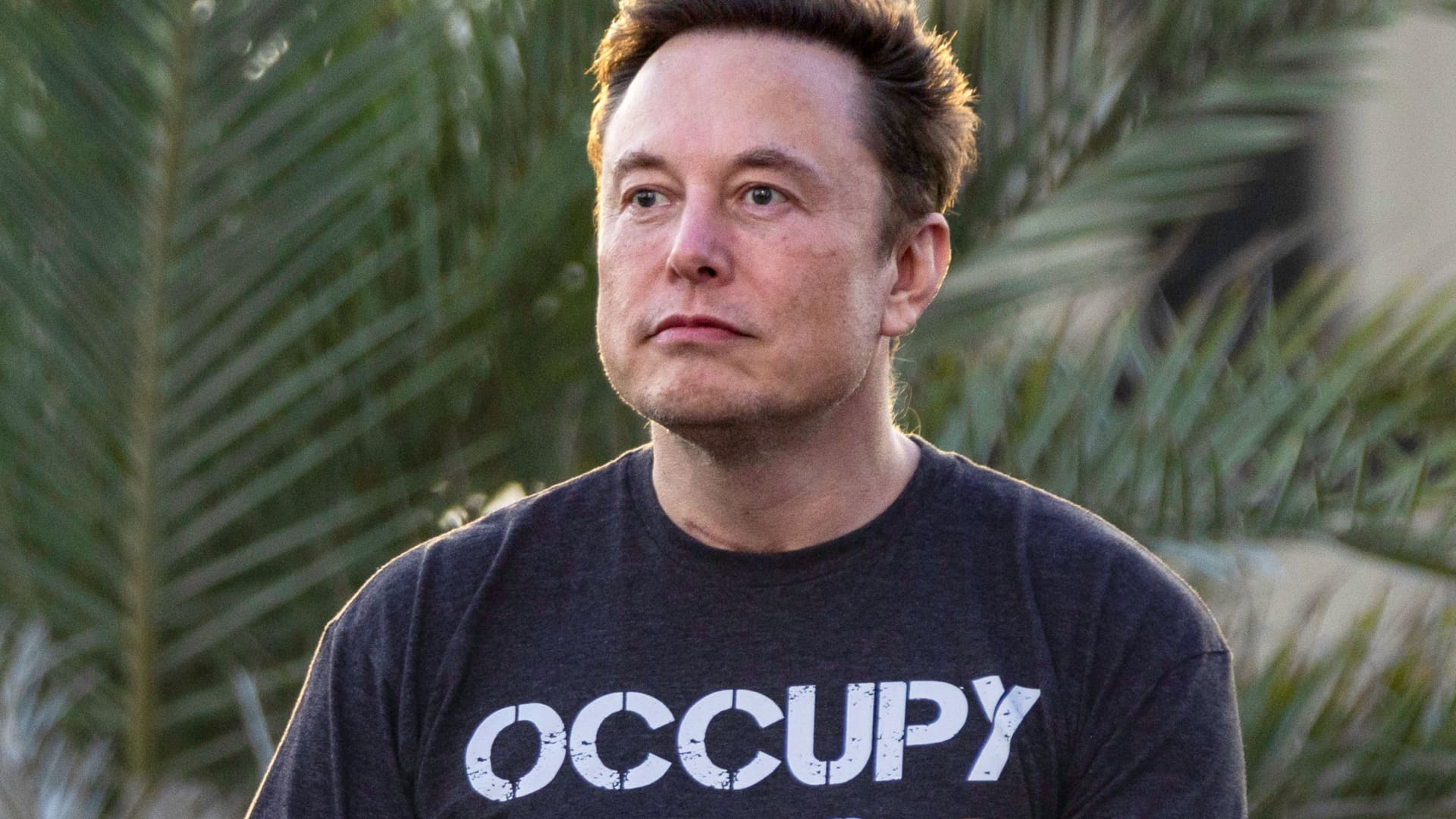 Elon Musk, new owner of Twitter, tweets unfounded, anti-LGBTQ conspiracy theory about Paul Pelosi attack