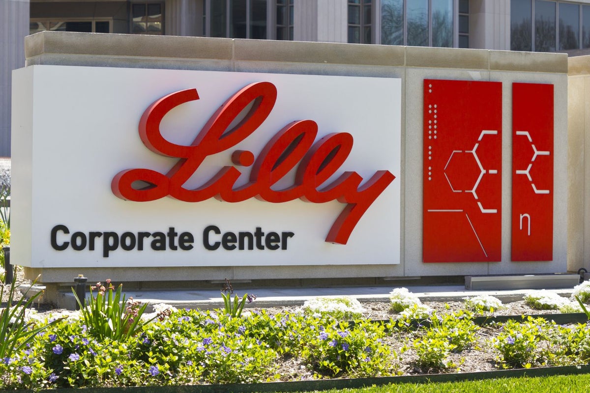 Twitter Blue Account Declares Eli Lilly Giving Away Free Insulin, Pharma Giant Says Its Fake - Lockheed Martin (NYSE:LMT), Eli Lilly (NYSE:LLY)