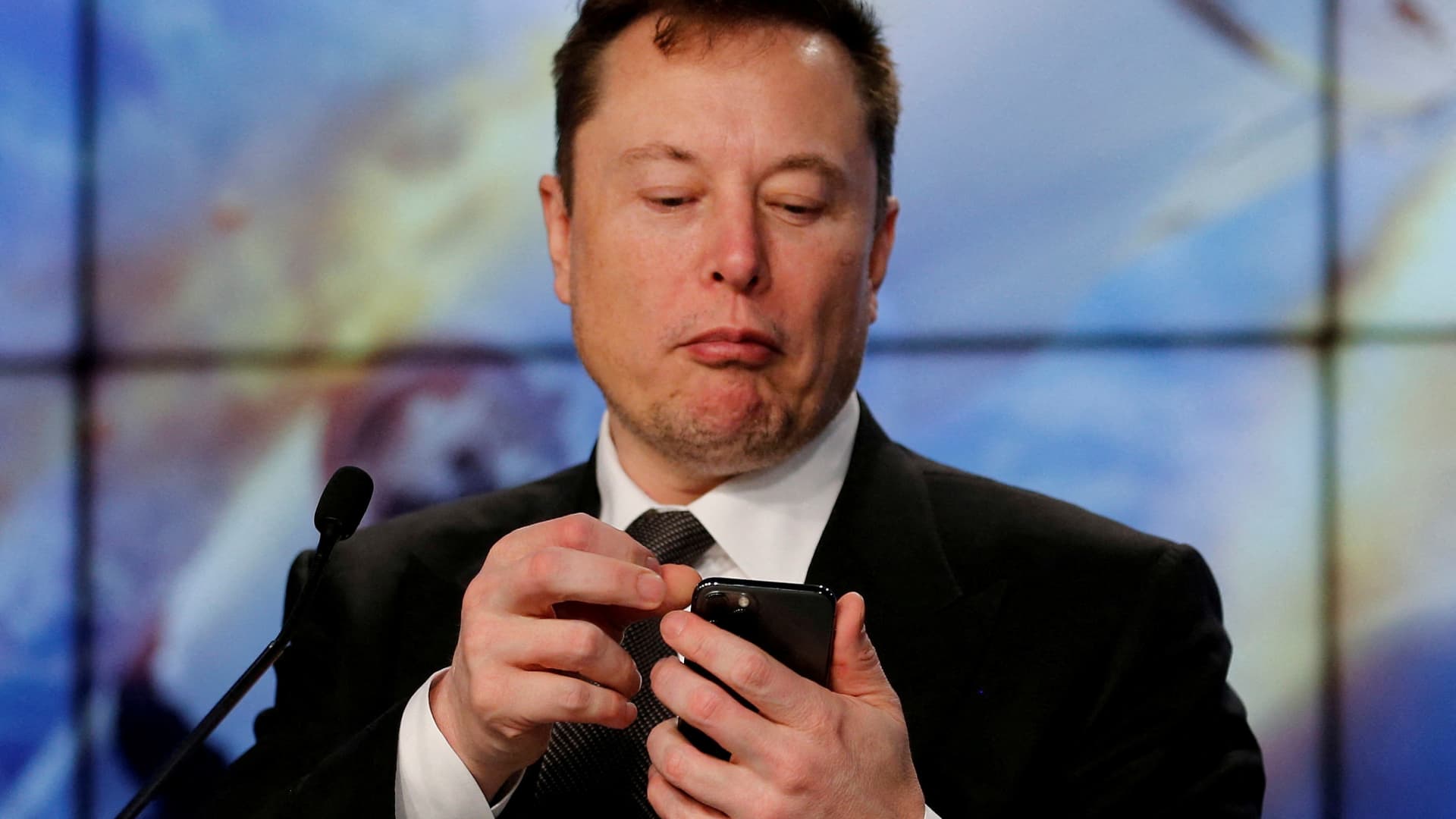 Musk says he will support DeSantis if Florida governor runs for president