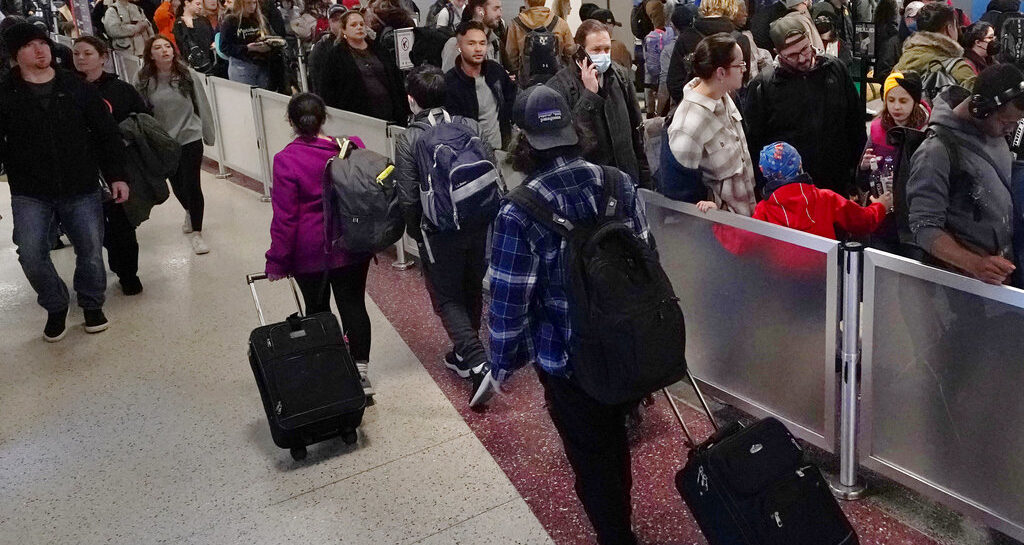 Thanksgiving travel rush is back with some new habits