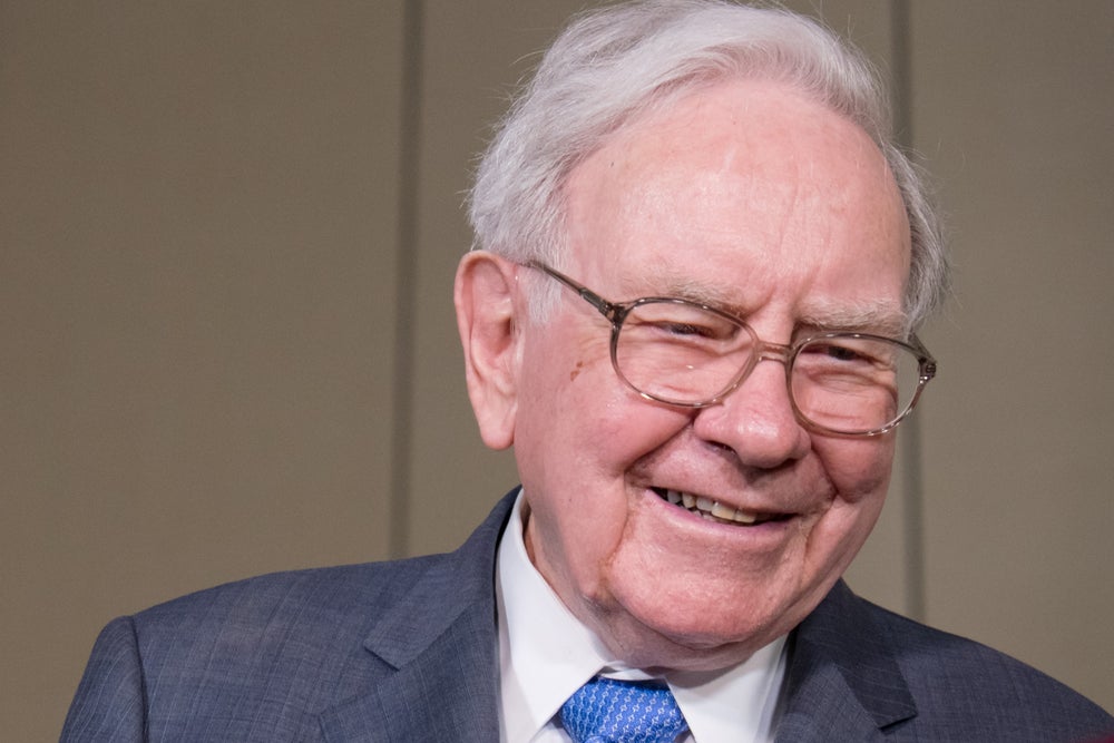 Warren Buffett Still Loves BYD Despite Berkshire's Stake Cut, Assures EV Company Exec: 'Very Natural For Him To...' - BYD (OTC:BYDDF), BYD (OTC:BYDDY)