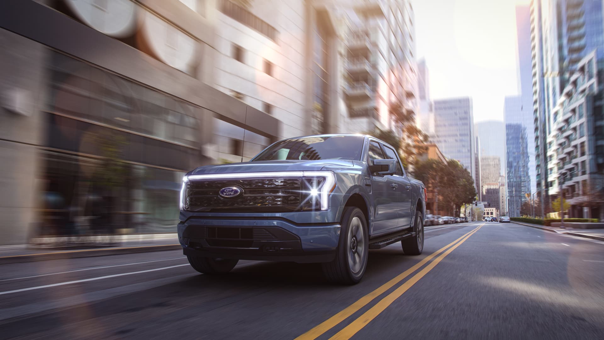 Electric Ford F-150 Lightning named MotorTrend's truck of the year