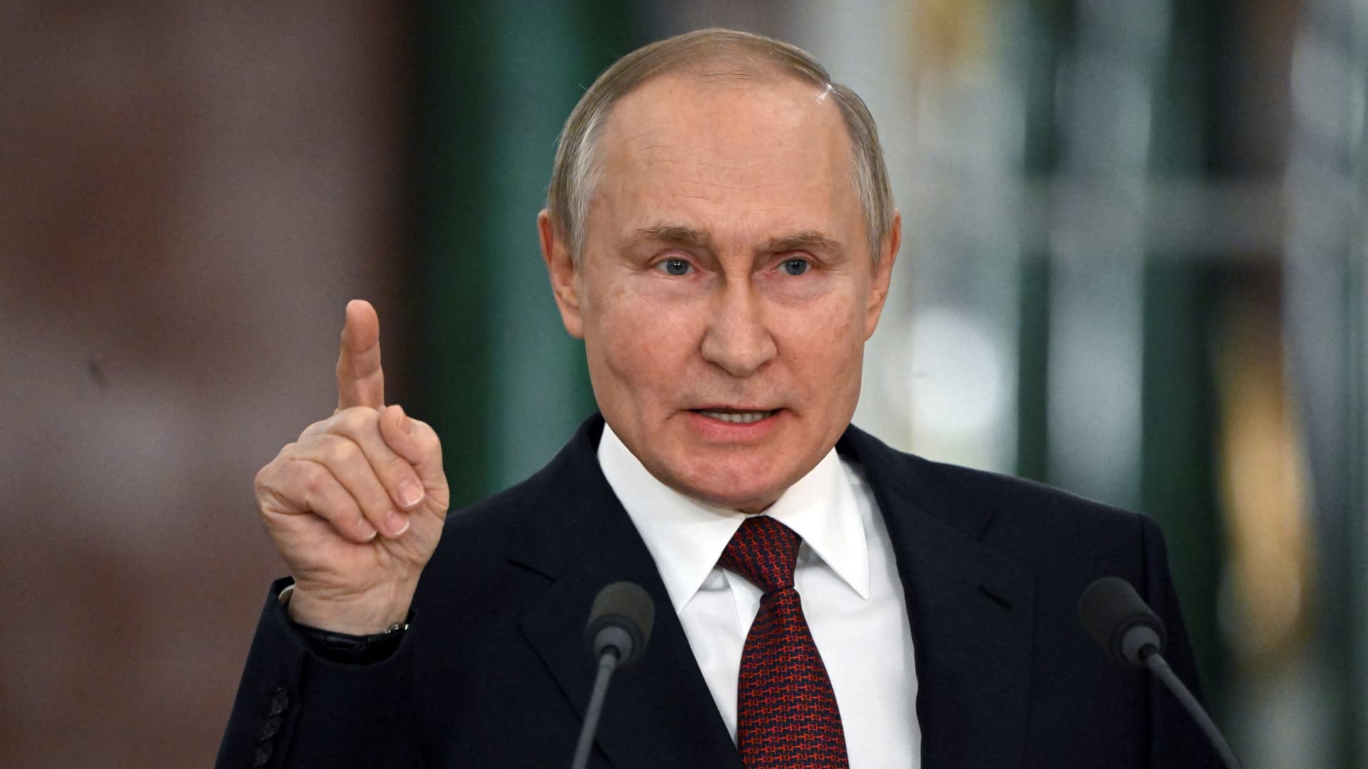 Putin attempts to undermine oil price cap as global energy markets fracture